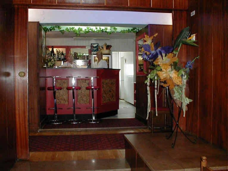 波兹南约瓦斯旅馆公寓 餐厅 照片